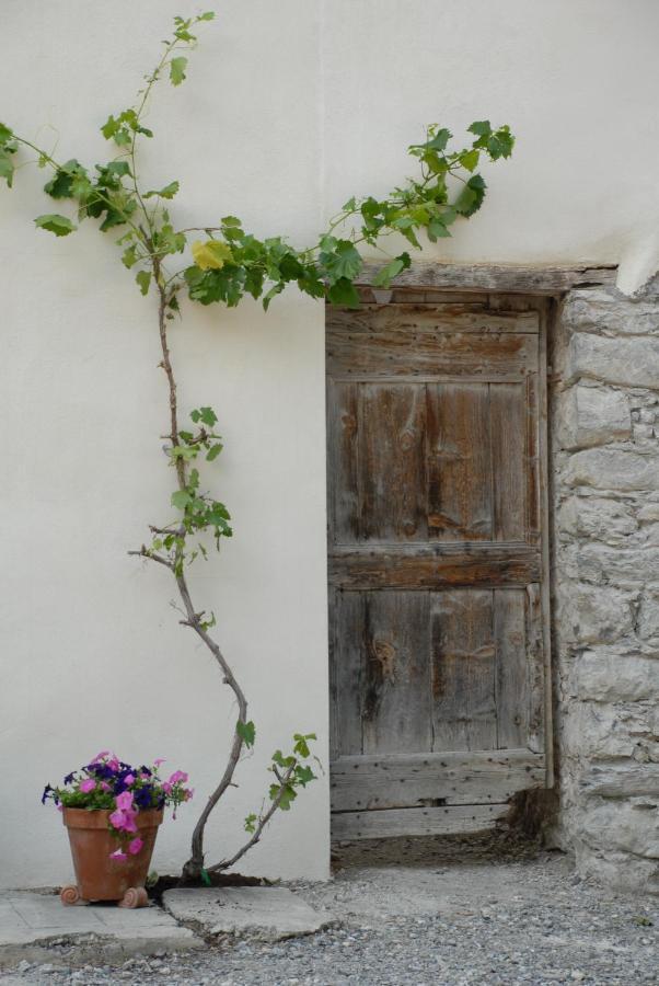 Bed and Breakfast Maison Cimarron Chateauroux-les-Alpes Exteriér fotografie