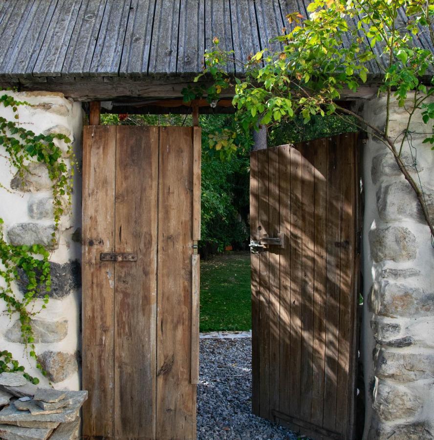 Bed and Breakfast Maison Cimarron Chateauroux-les-Alpes Exteriér fotografie