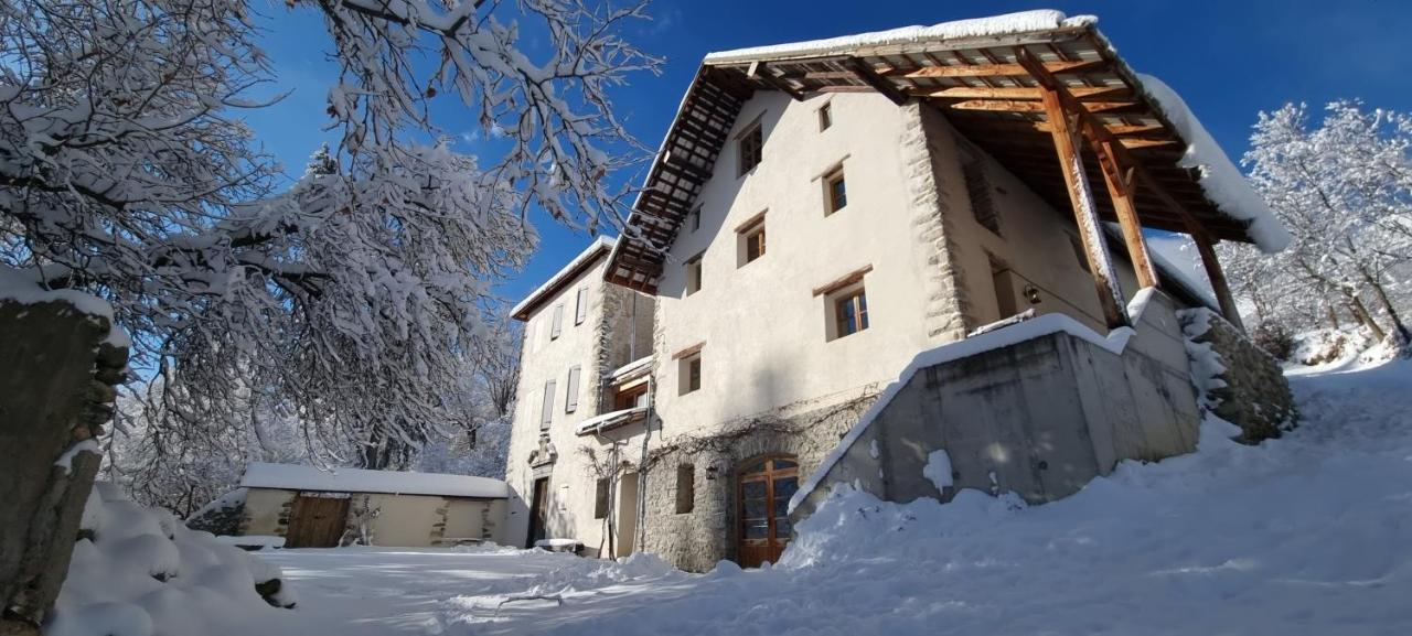 Bed and Breakfast Maison Cimarron Chateauroux-les-Alpes Exteriér fotografie